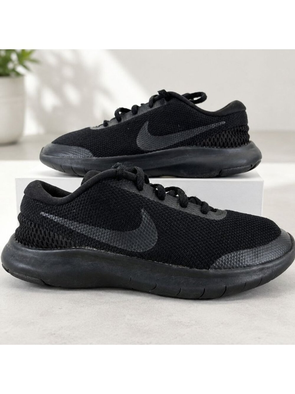 Nike Womens Size 7 Flex Experience RN 7 Shoes 908996-002 Black Running  Sneakers